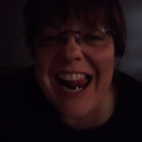 Meet your Posher, Carol - Picture 1 of 1